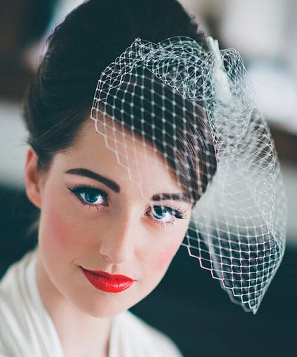 Hairstyle for a wedding inspired by 1950s – 1960s look