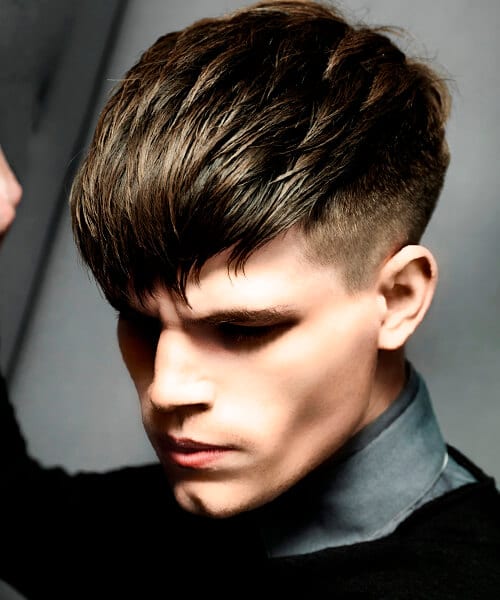 Angular fringe short men’s hairstyle