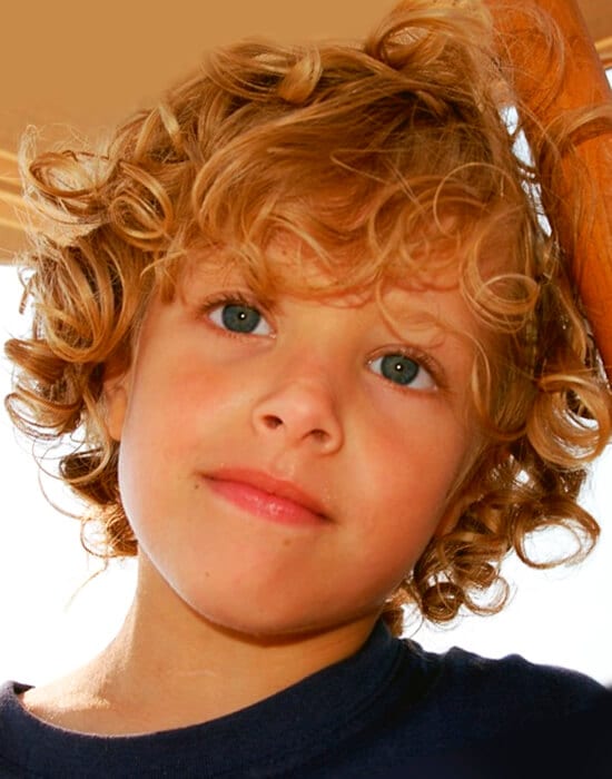 Boys’ cool haircut for wavy hair