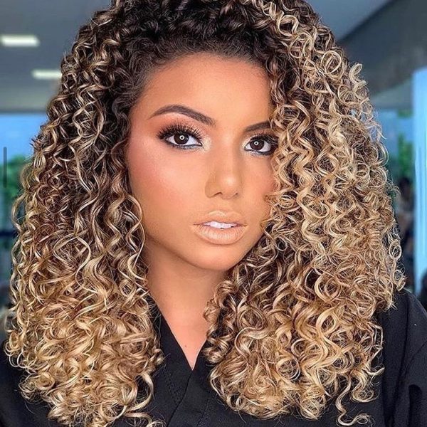 Best Medium-Length Curled Hairstyle for Afro-American Females
