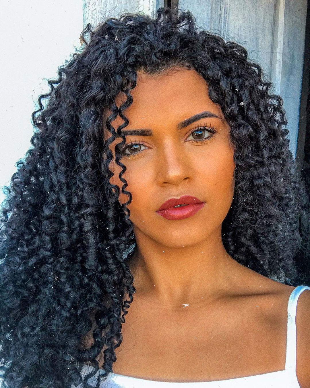 80+ Long Curly Hairstyles for Girls Following Fashion Trends