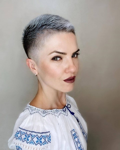 A pixie haircut for extremely short hair.