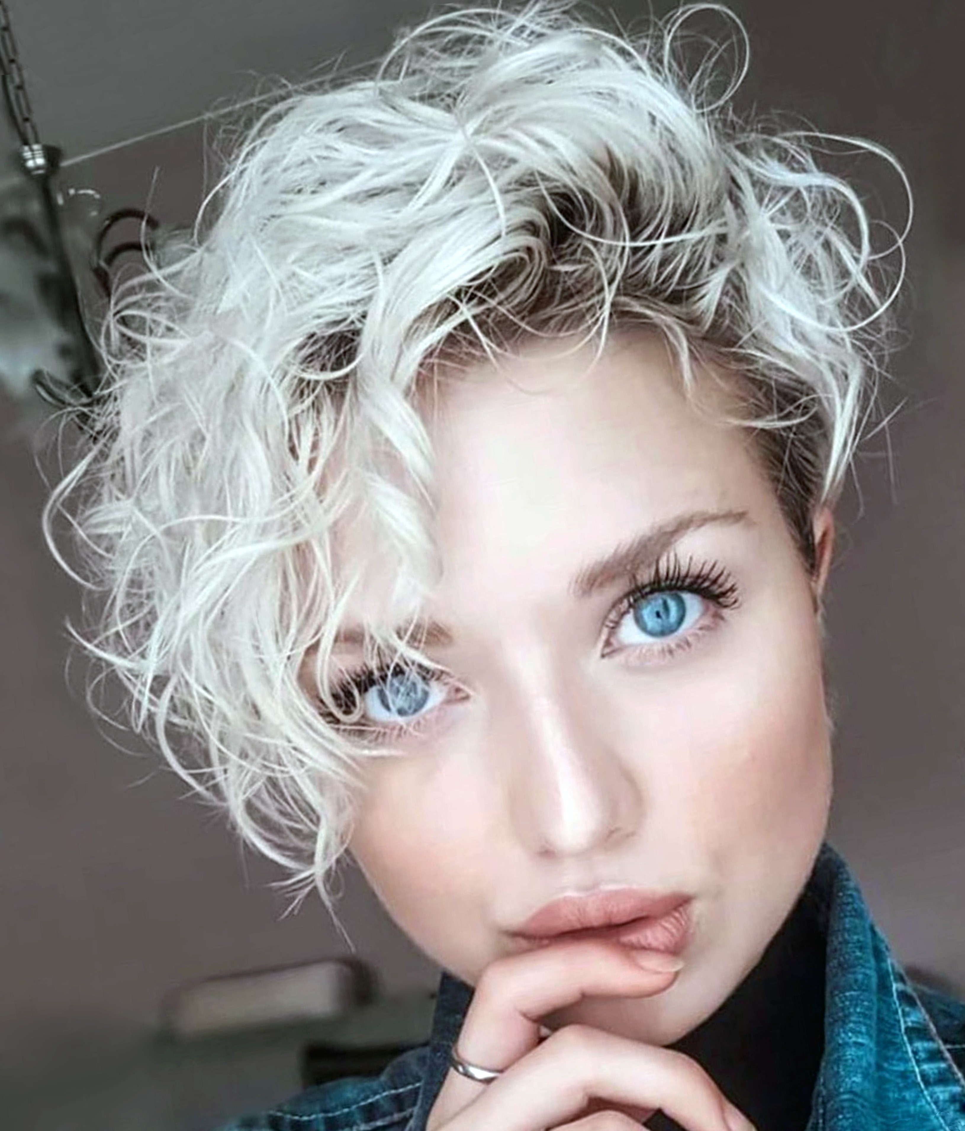 A long pixie haircut for blondes.