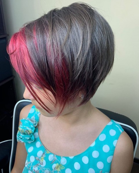 A long pixie hairstyle with layers.