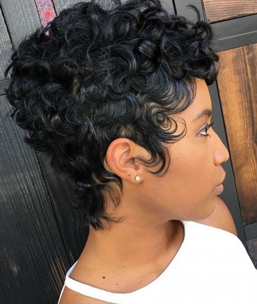 Pixie haircut for curly hair type.