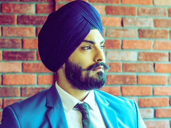 A long Sikh beard for stylish males.