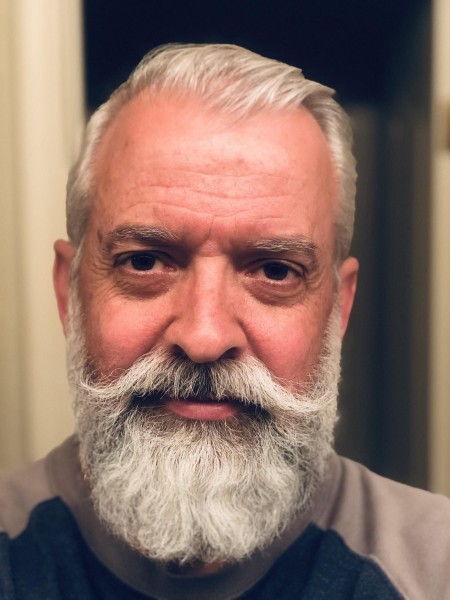 A full grey beard for men in 2020.