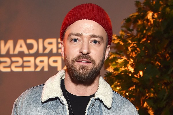 A full beard in the style of Justin Timberlake.