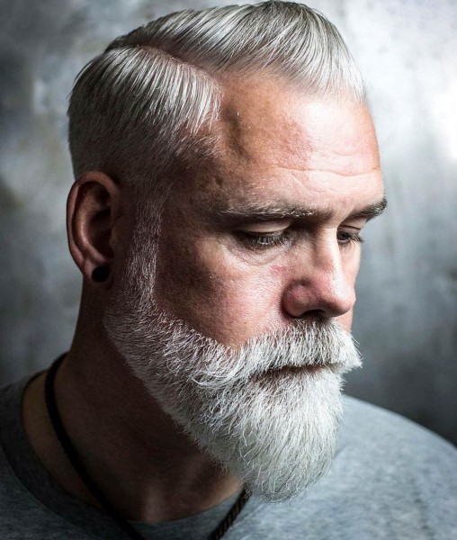 A short gray beard for stylish men.