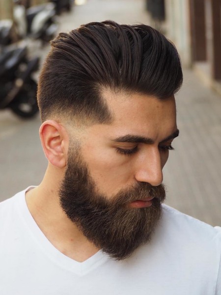 A short beard of the thick texture.