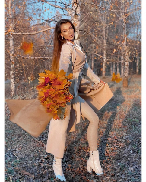 Elegant autumn long hairstyle by Julia Kashirova