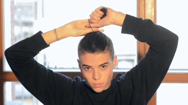 Luca Fersko and his cool bun look for daily wear.