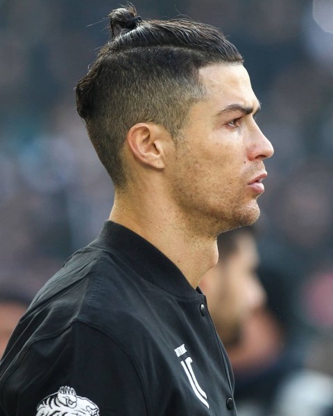 Ronaldo with a bun style.